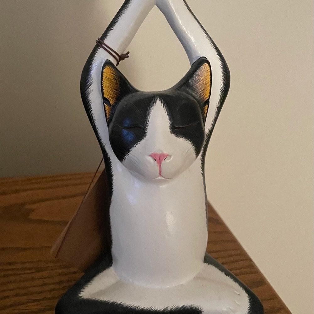 Tuxedo cat yoga figure 9” x5”tall NWTS